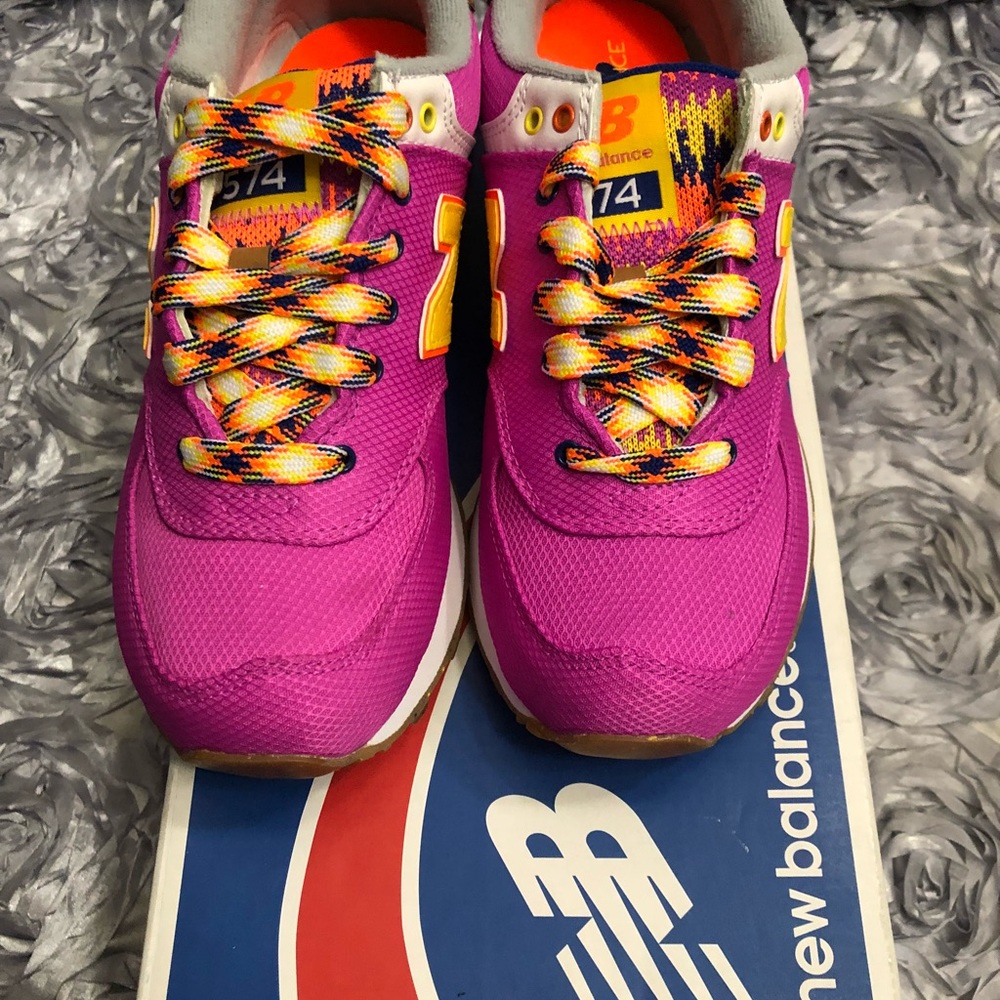 New Balance Women WL574EXB Size 6.5